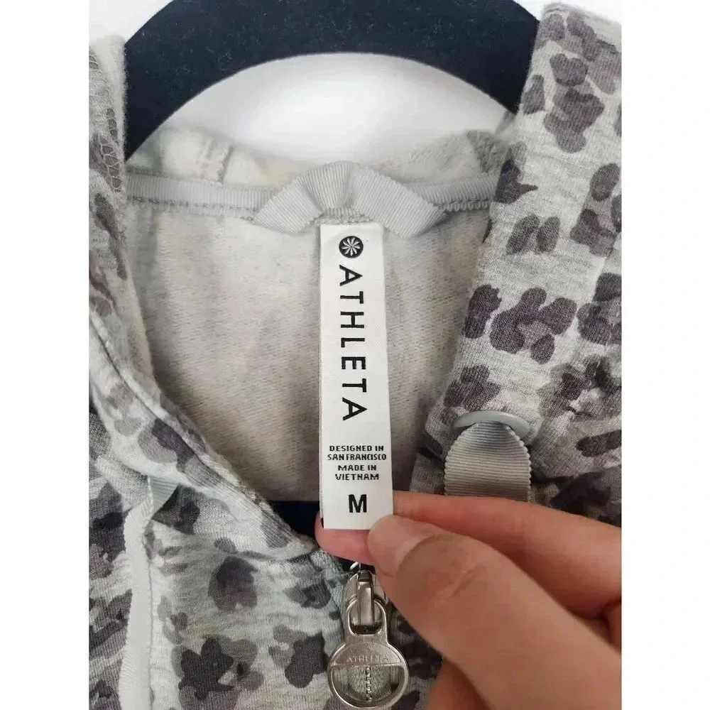 Athleta Full Zip Sweatshirt Hood Batwing Gray Cheetah Print Size Medium